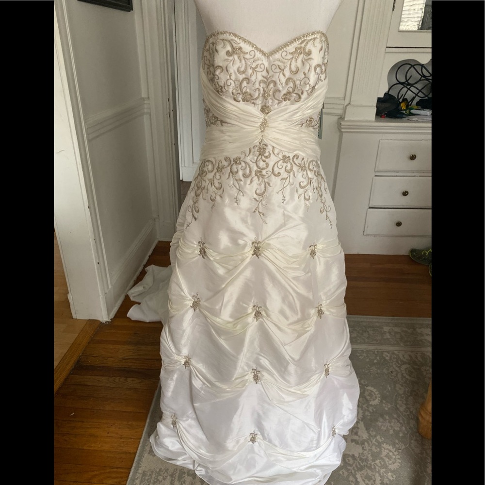 Wedding dress